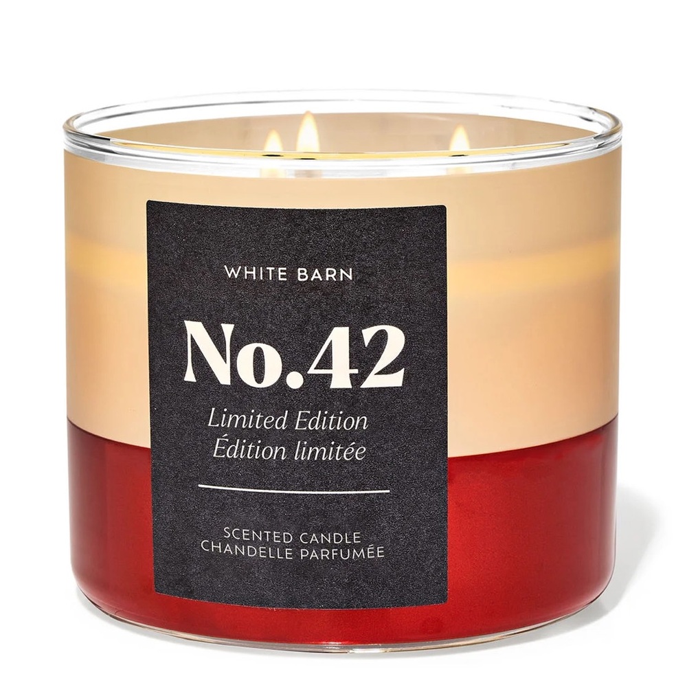 White Barn No.42 Scented 3-wick Candle - sweet cream, vintage leather, cinnamon